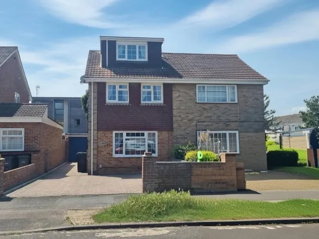 Spencer 4-Bedroom Semi-Detached Holiday Home