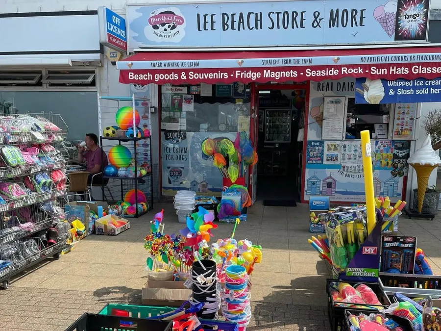 Lee Beach Store & More: Promenade Essentials
