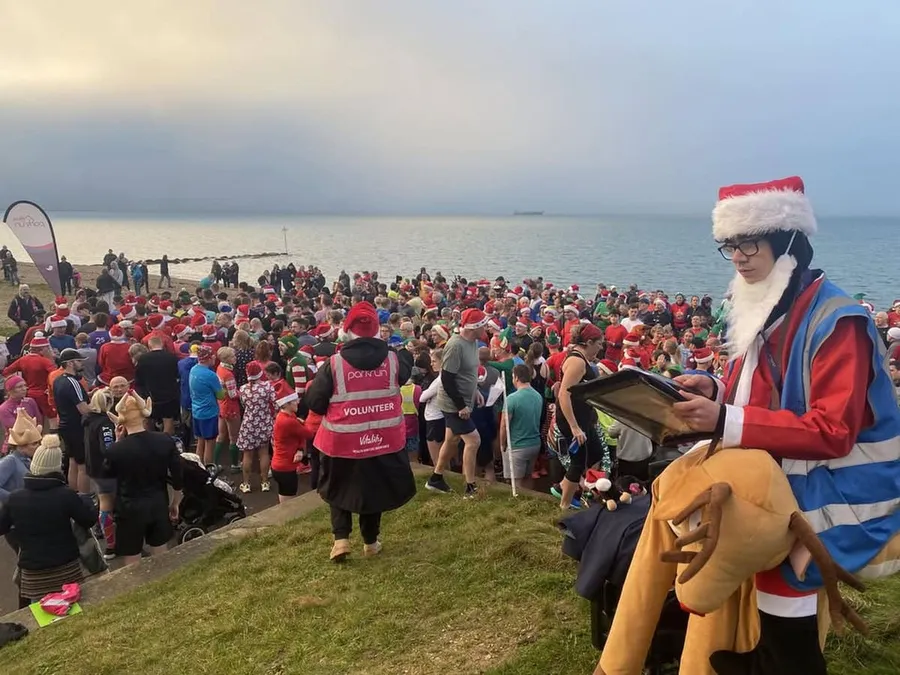 Festive Footsteps: Lee-on-the-Solent Parkrun Eyes Record Crowds for 2025 Holiday Dashes