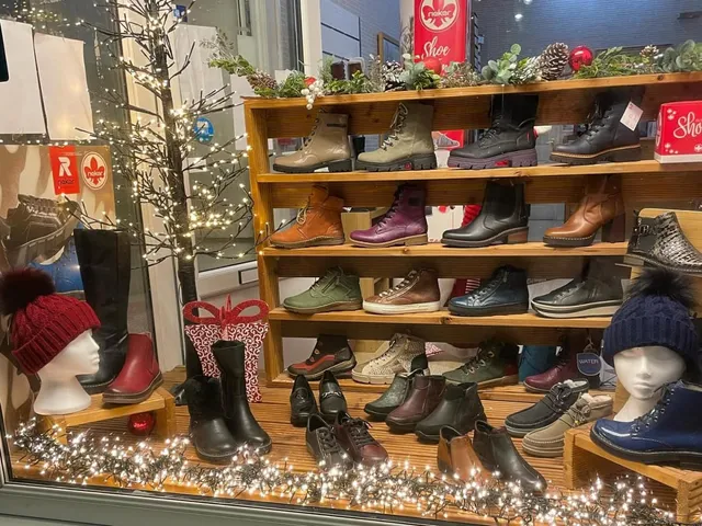 Shoe Deck: Women’s Footwear Specialist